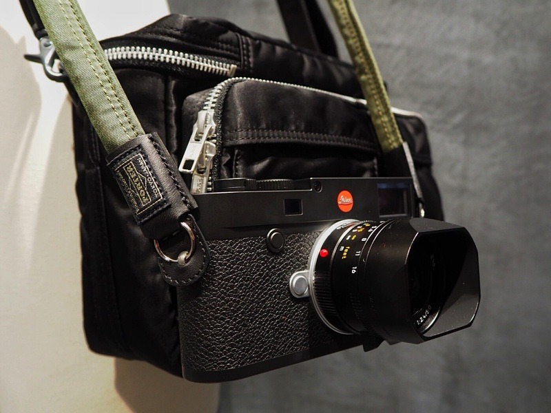 BRESSONストラップを装着したライカM10。
