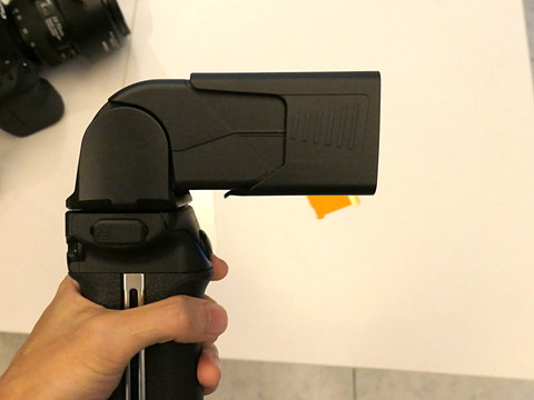 ニッシンの新しい“マシンガンストロボ”「MG10」詳報 - デジカメ Watch