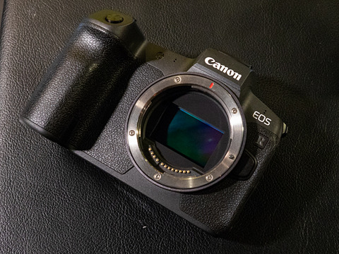 触ってきました「キヤノンEOS R」 - デジカメ Watch