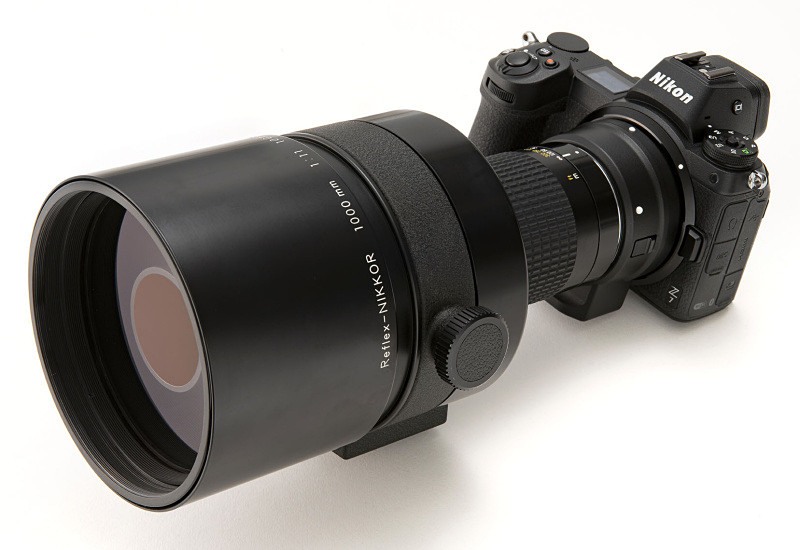 「ニコン Z 7」に「マウントアダプター FTZ」を介して、試作レンズ「Reflex-Nikkor 1000mm f/11」を装着