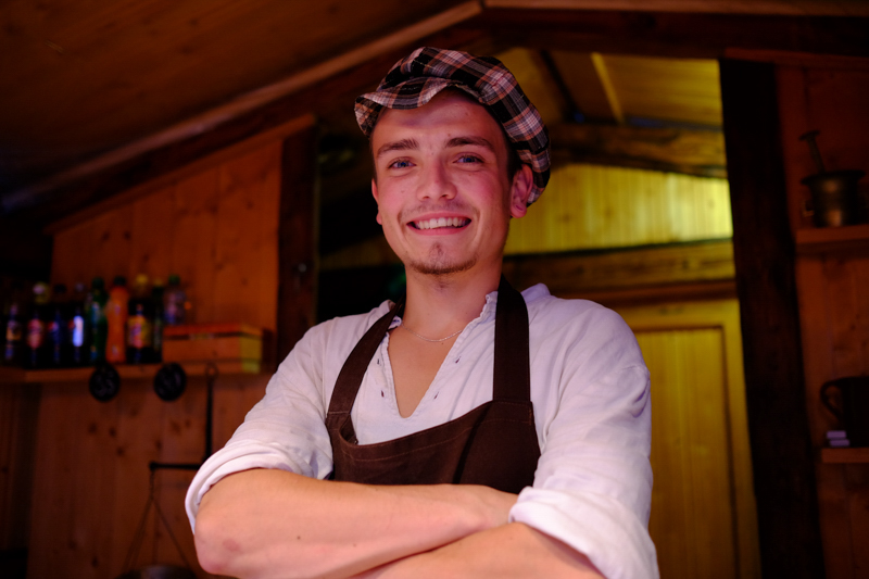 X-Pro2 / 23mm（35mm相当） / 絞り優先AE（1/50秒・F1.4・-0.7EV） / ISO 640