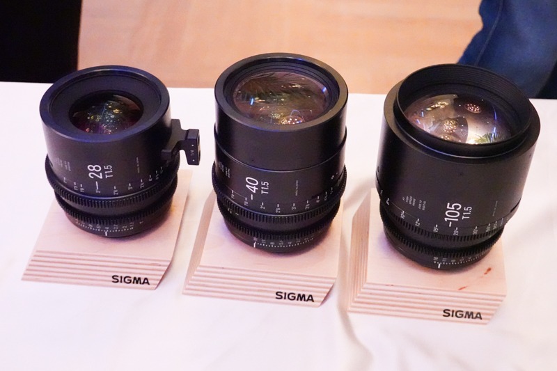 シネレンズにも3本が追加。40mmは今回発表のArtレンズに光学系が継承され、ほかの2本は写真用として発売済みのレンズ光学系を継承している。