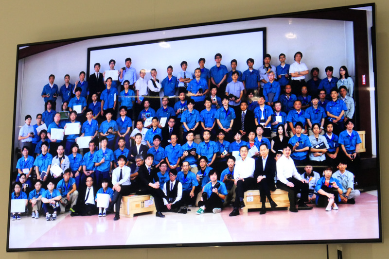 全体まで引いたところ。