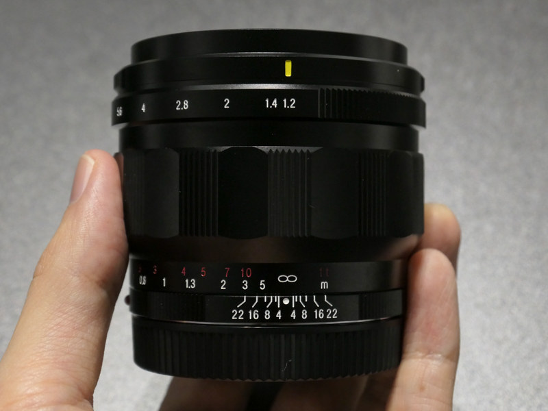 絞り環の操作で絞りクリックをオフにできる。