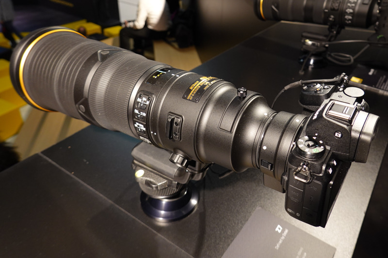 超望遠コーナーには「AF-S NIKKOR 500mm f/4E FL ED VR」