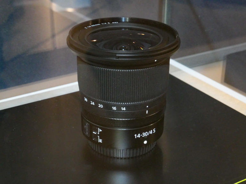14-30mm f/4のモックアップ。日本で行われた発表会ではZ 7ボディに装着されていた。