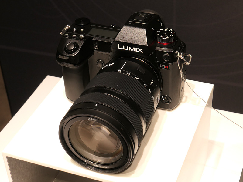 パナソニックのLマウント機「LUMIX S1R」（試作機）。2019年登場予定。