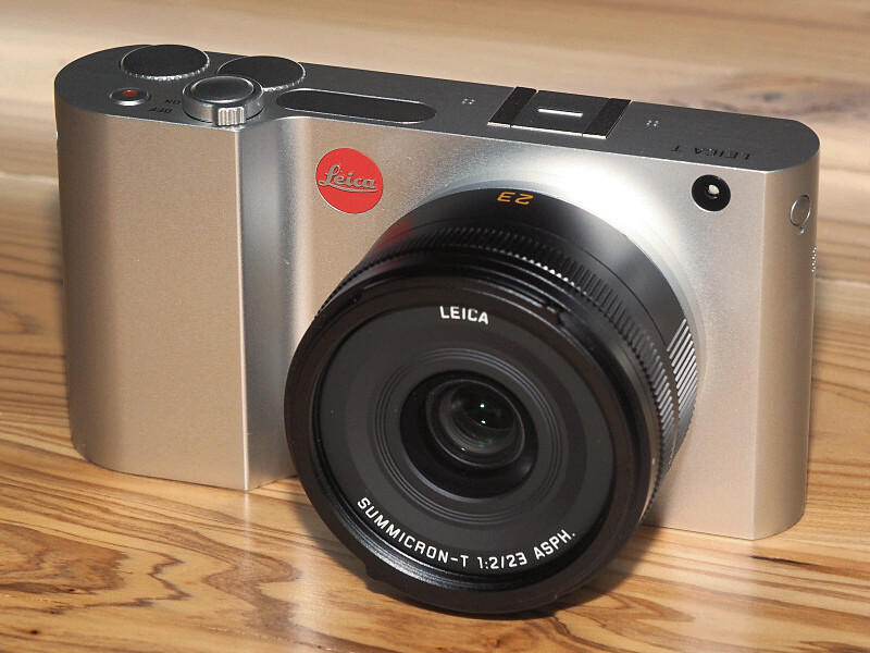 ライカLマウントの原点は、2014年登場のAPS-C機「ライカT」。当初はライカTマウントという名称だった。