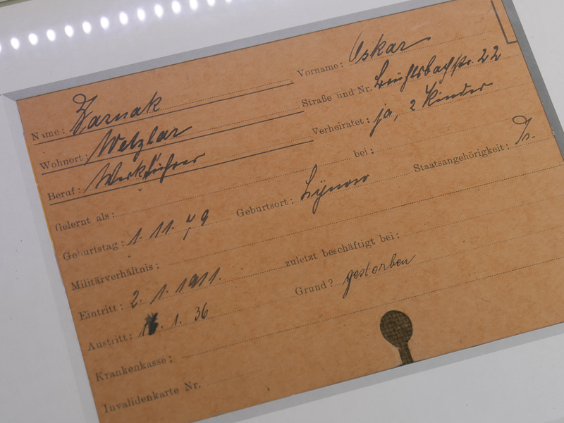 オスカー・バルナックの社員ID。出生地、入社日、退職日（バルナックは1936年没）といった項目がある。