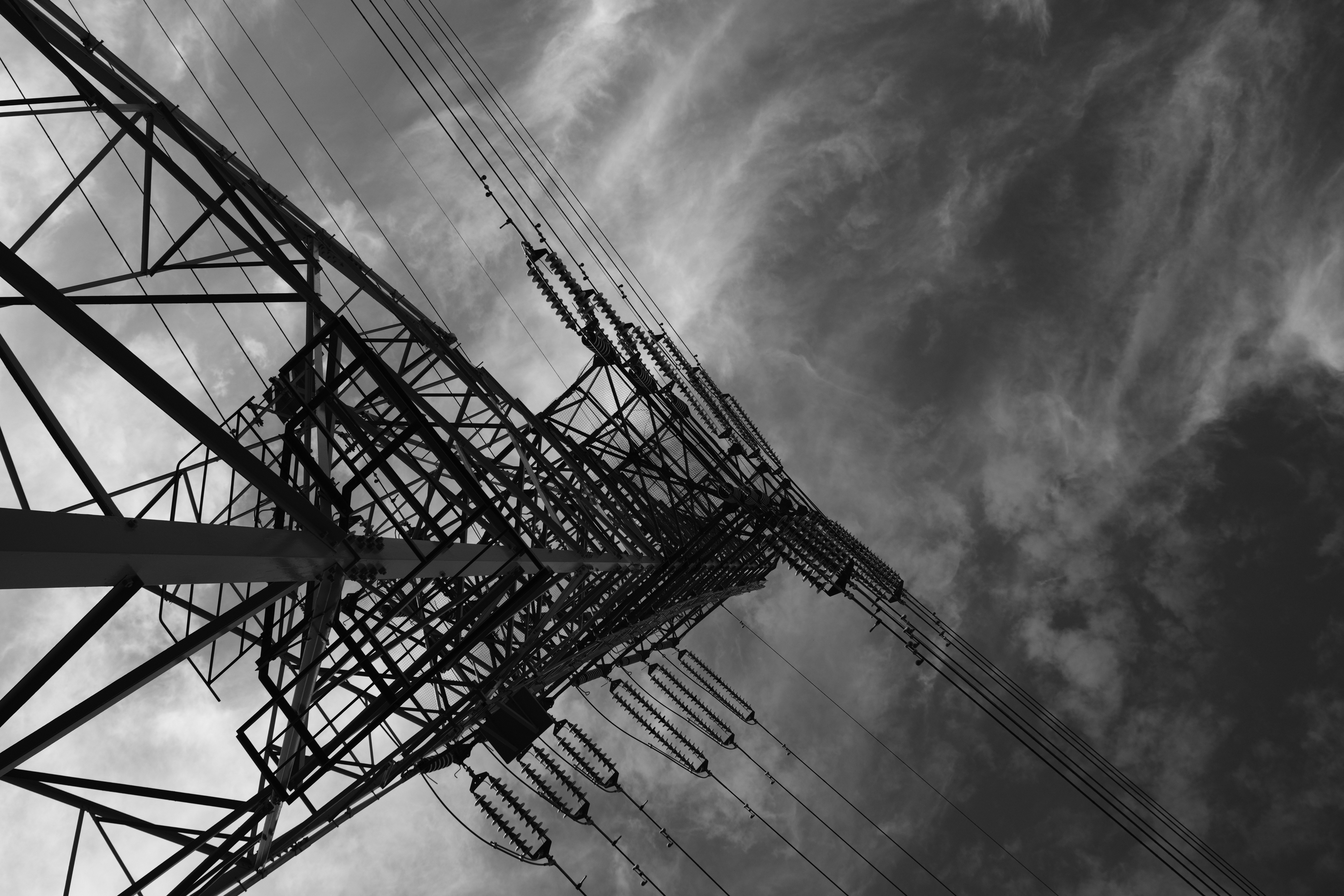 X-T3 / XF18-55mmF2.8-4 R LM OIS / 18mm（35mm判換算27mm相当） /ノーマルプログラムAE（1/320秒・F5.6・-0.3EV） / ISO 160 / フィルムシミュレーション：ACROS+Yフィルター / モノクロ調整 +3 / ハイライト +2 / シャドー +2