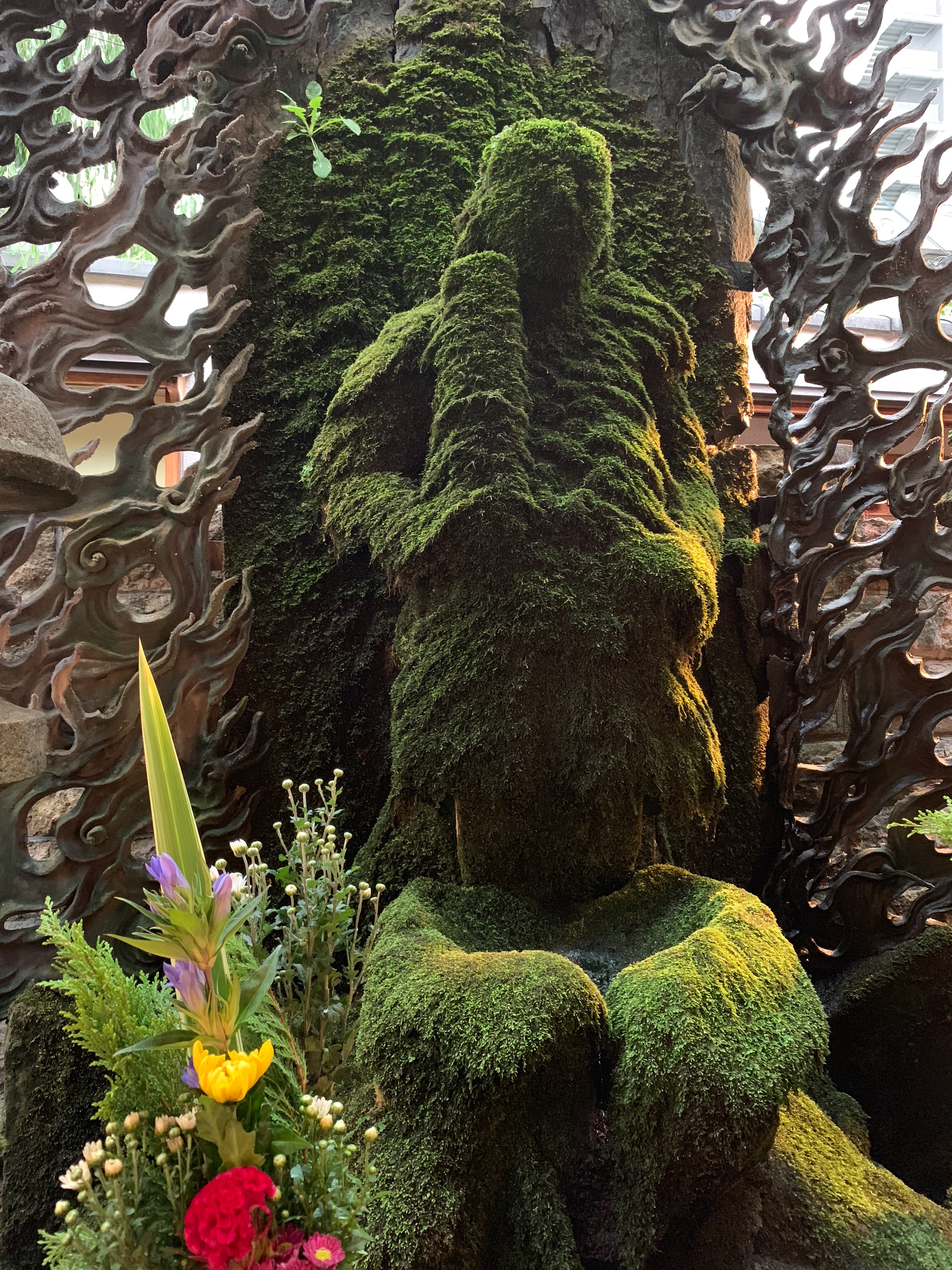 iPhone XS Max / 4.25mm（35mm判換算26mm相当） / ノーマルプログラム（1/25秒・F1.8・±0EV） / ISO 640