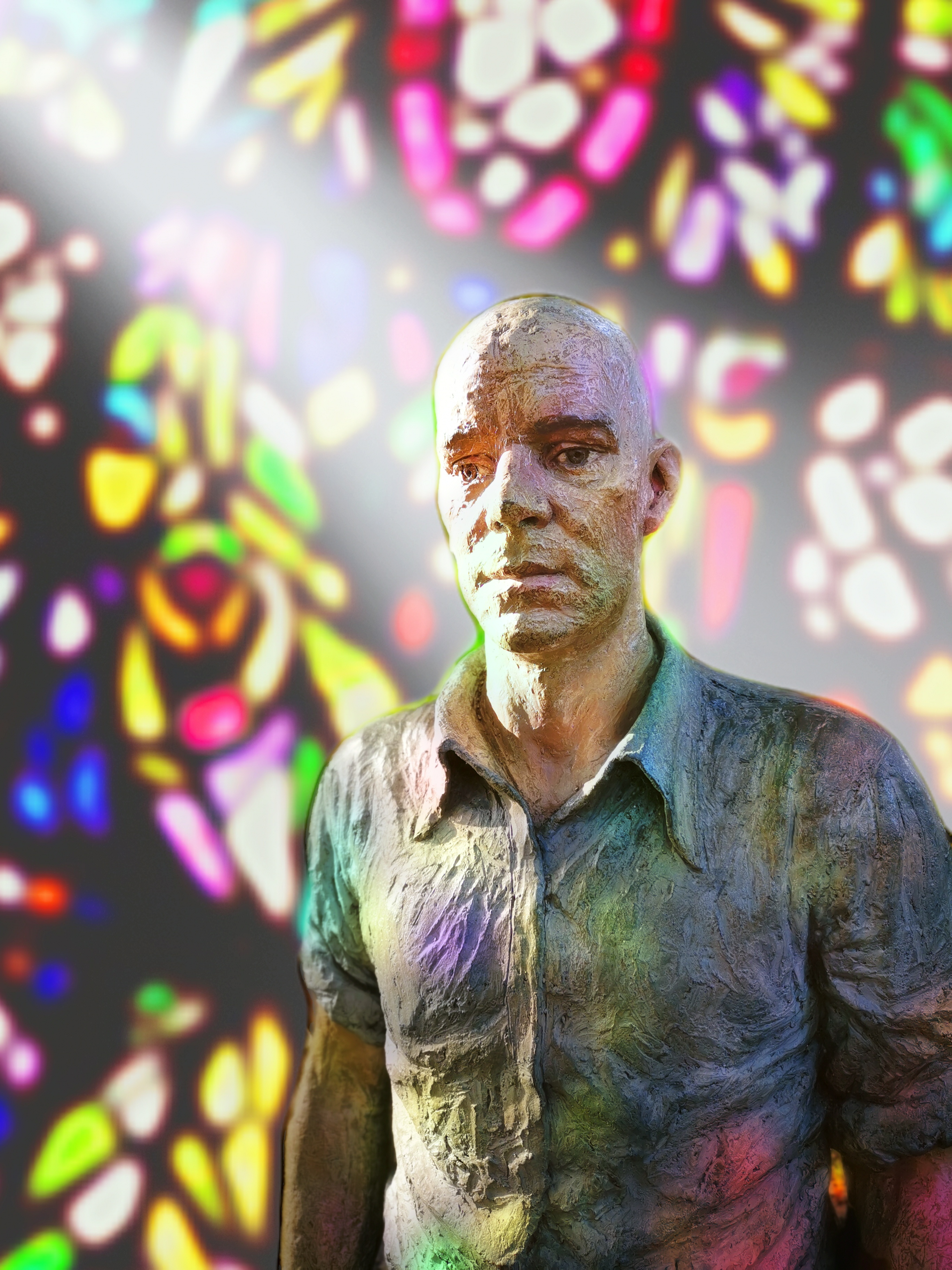 ここから3枚は、顔検出した被写体を認識して切り抜いた上で背景を置き換えるほか、光の当たり具合もシミュレートされていて面白い。