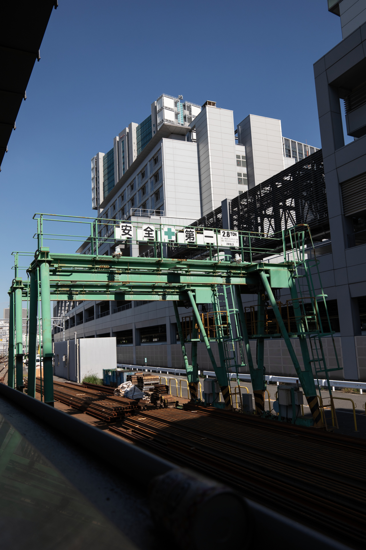 ハイコントラストなシーンの再現はこのレンズが得意とするところ。ライカCL / ISO100 / F5.0 / 1/800秒 / WB:オート / 19mm