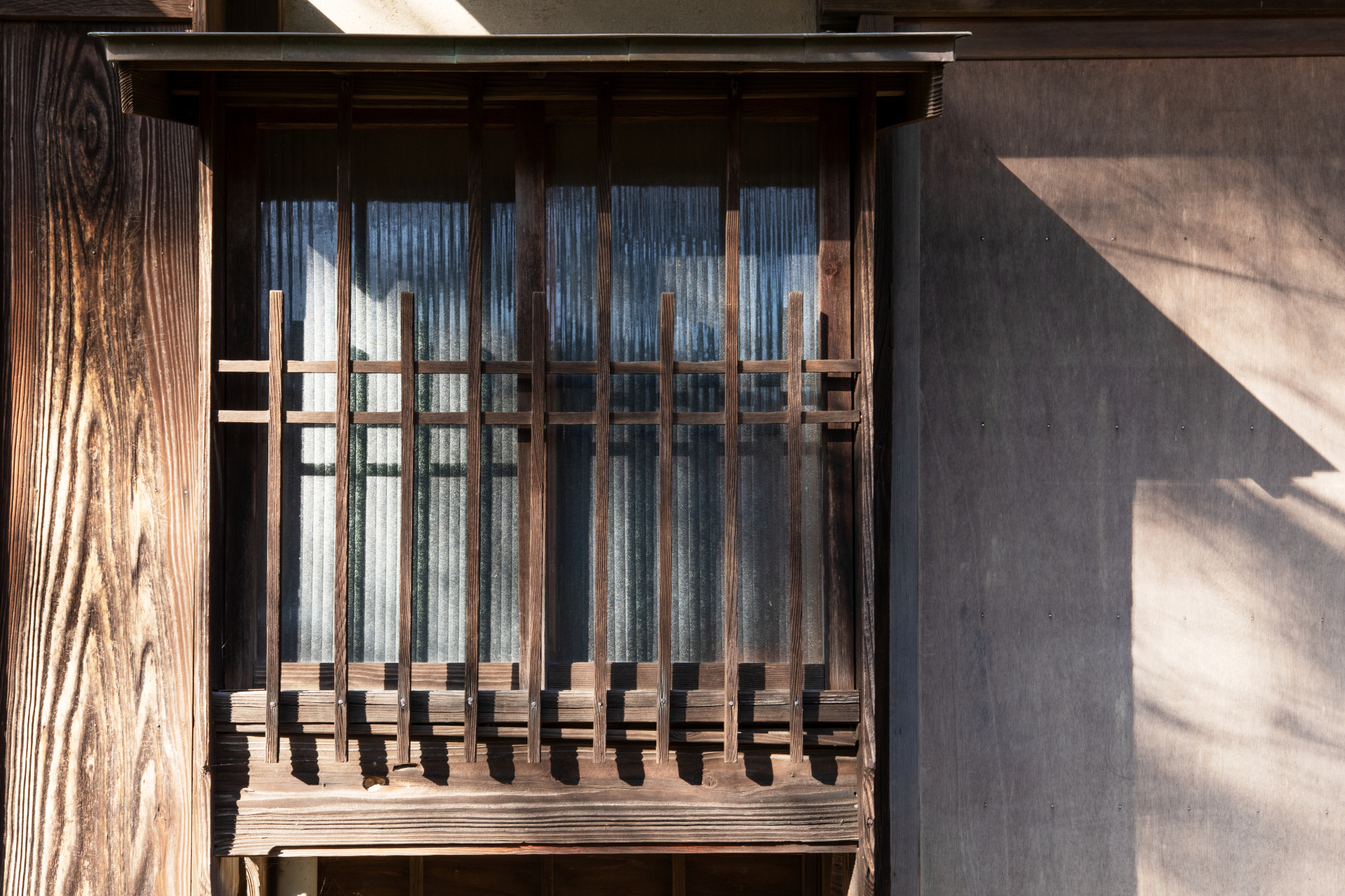 画面全体の均質性は優秀で、このような平面的な被写体でも問題はない。ライカCL / ISO250 / F8.0 / 1/50秒 / WB:オート / 28mm