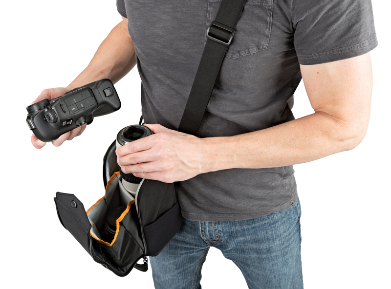 <center>レンズエクスチェンジケース 200AW</center>