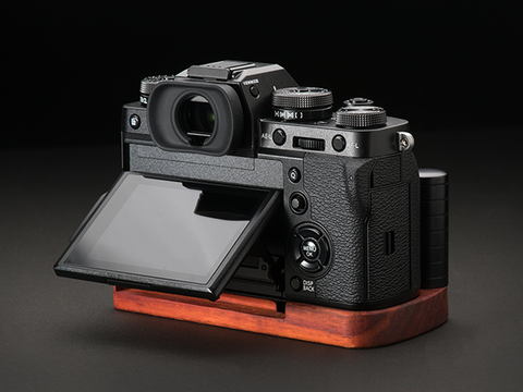 天然木を用いたX-T3専用カメラベース - デジカメ Watch