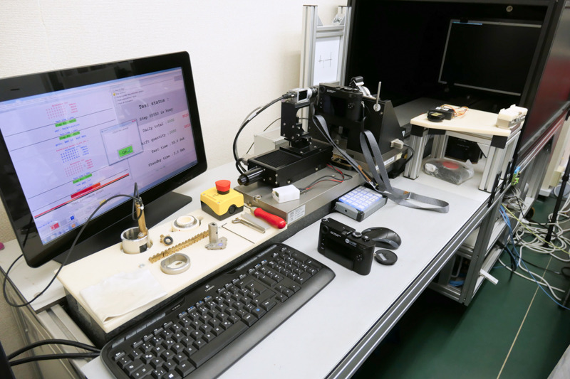 最新のM型ライカ用試験機。通称「W6」。