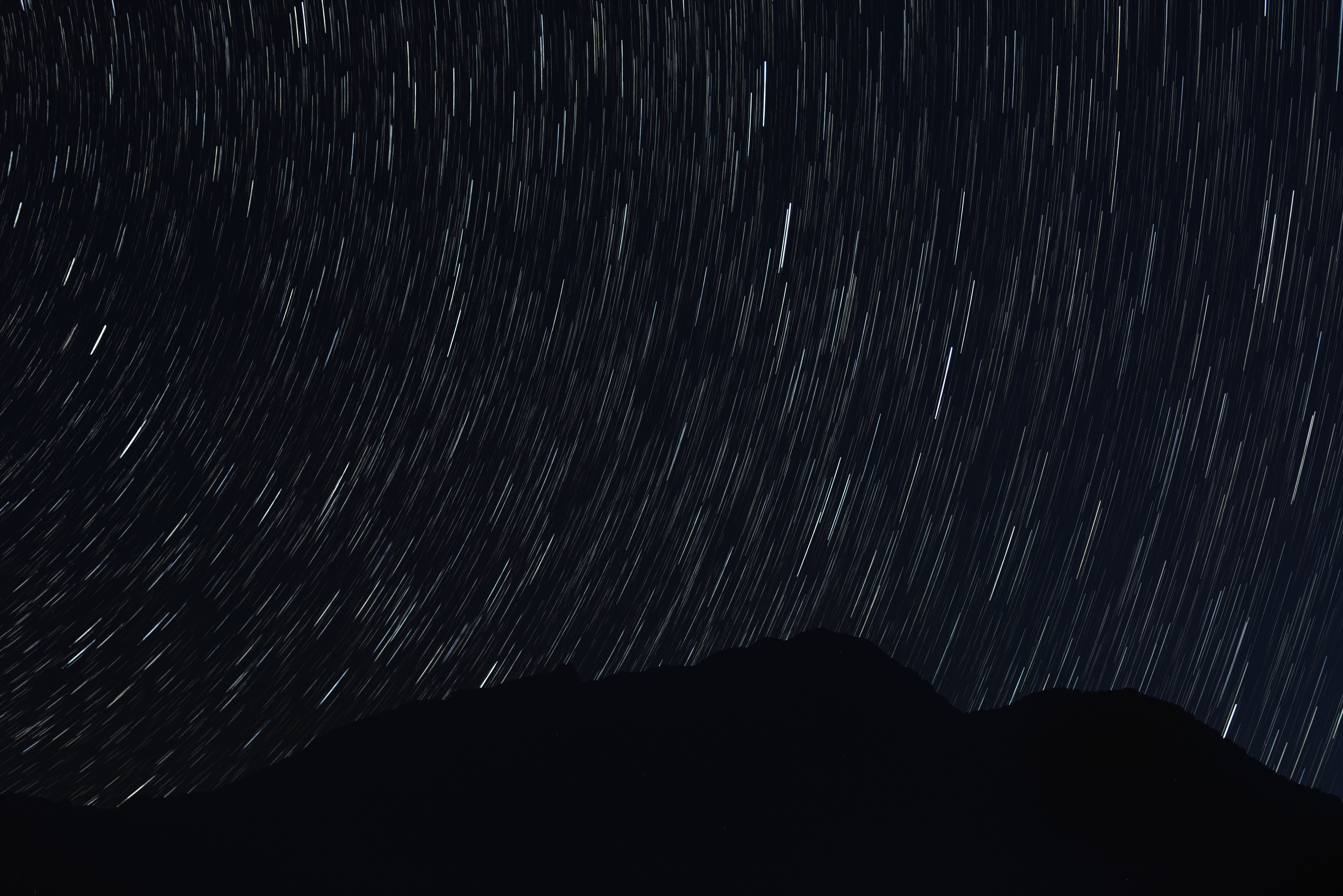 PENTAX K-1 Mark II / HD PENTAX-D FA★50mmF1.4 SDM AW（50mm） / マニュアル露出（F2.8・8秒） / ISO 1600 / インターバル合成：撮影枚数100枚（13分20秒相当）