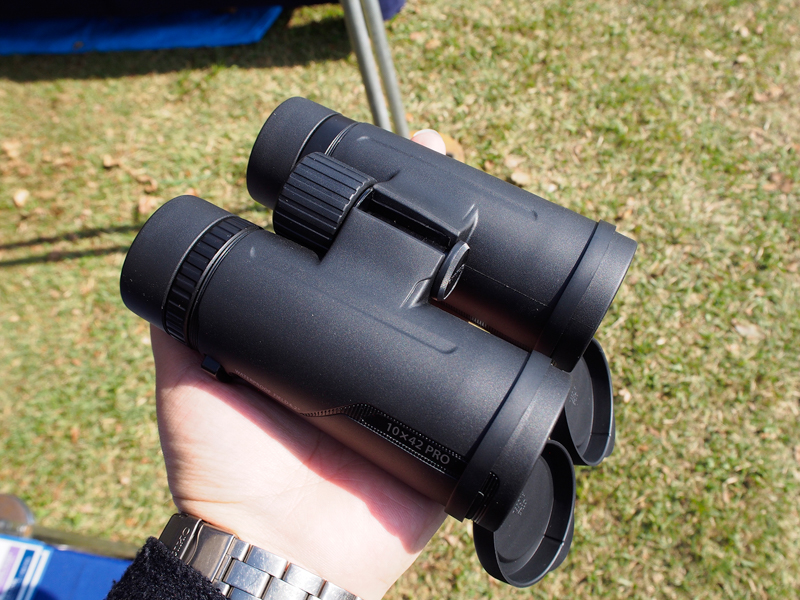 倍率10倍の10x42 PRO