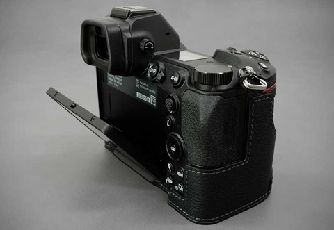 Nikon Z用イタリアンレザーカメラケース - デジカメ Watch