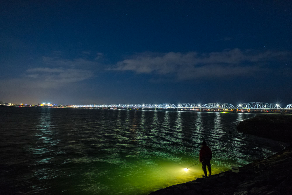 撮影：藤村大介<br>X-T2 / 13.8mm（21mm相当） / マニュアル露出（0.5秒・F4.0） / ISO 3200