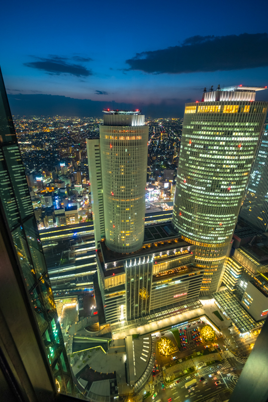 撮影：藤村大介<br>X-H1 / 10.8mm（16mm相当） / 絞り優先AE（0.5秒・F4.0・-0.7EV） / ISO 400