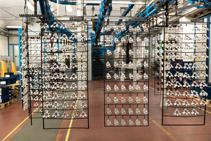 塗装工程に移るところ。