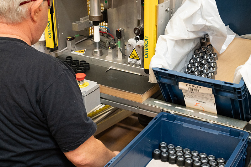 新しいbefreeアドバンスやbefree GTでは、三脚のロックナットのような小さいパーツも内製に切り換えた。中国から買うよりメリットが上回ったそうだ。