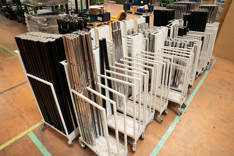 置かれているパーツが全体的にデカい。