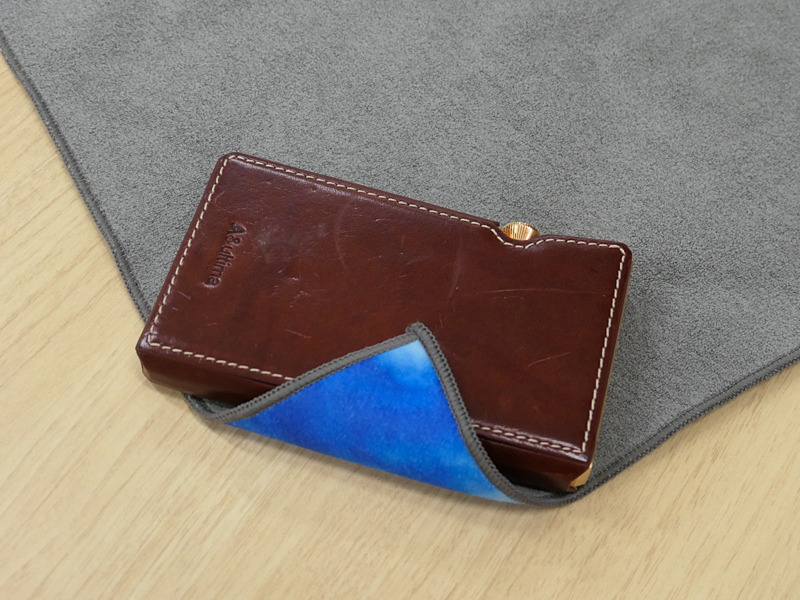 高そうな音楽プレーヤーをAV Watch編集部から拝借。