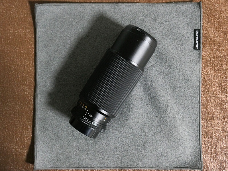 MFの望遠ズームレンズ（Sサイズ使用）。