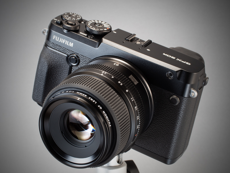 標準レンズのフジノンレンズ GF63mmF2.8 R WRと一緒に購入。レンズキットの設定がない代わりに10万円のキャッシュバックがあるのはGFXバージンとしてはとてもありがたい。