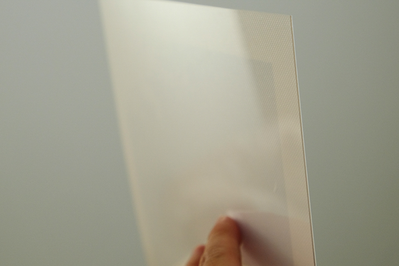 裏打ち加工したプリント。