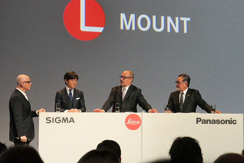 パナソニックとシグマのフルサイズミラーレスカメラは、ライカが2014年に作った「Lマウント」を採用。フォトキナ2018で3社の協業が発表された。