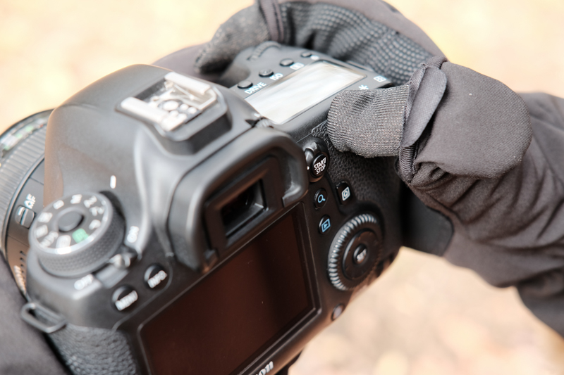 親指と人差し指のキャップを外したところ。