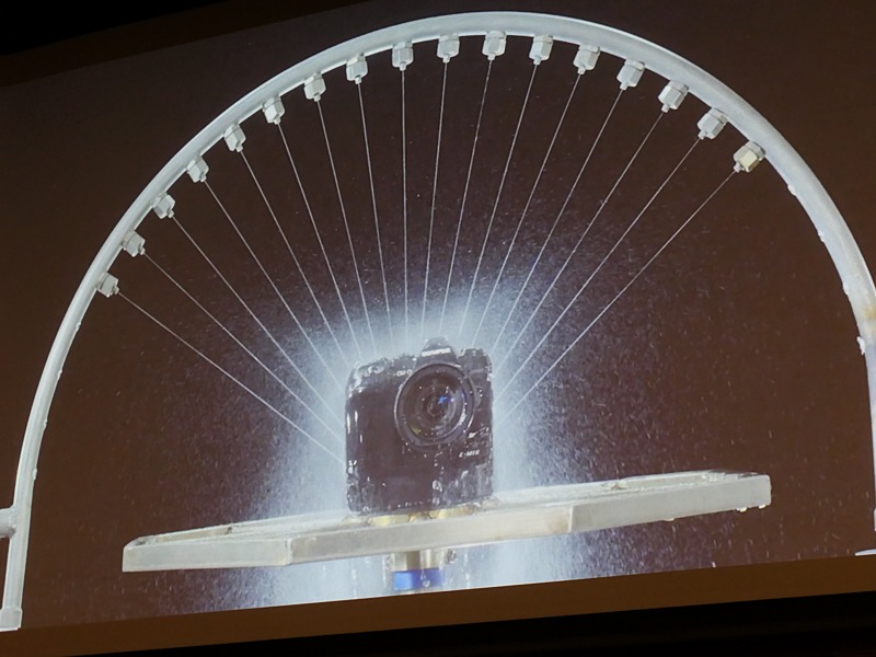 さらに高められた防塵防滴性をアピール。