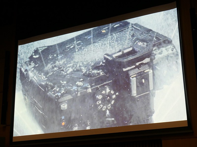 「雨天でもレインカバーいらずの撮影」を目指したという。