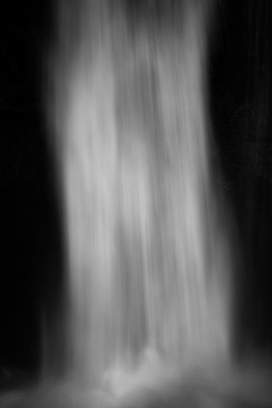 今回の展示でもっとも大きな写真。長い回廊の一番奥に展示されており、初見は鑑賞距離がとても長くなる。