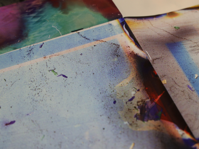 針の色は黒、白、赤、金の4種類。