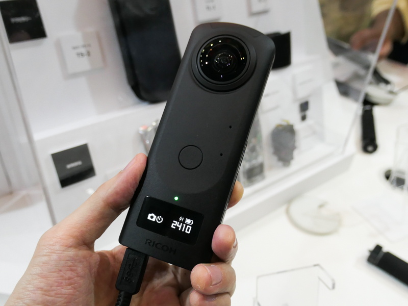 RICOH THETA Z1