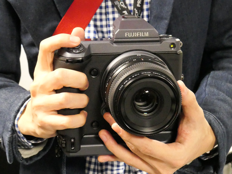 手に持ったところ。