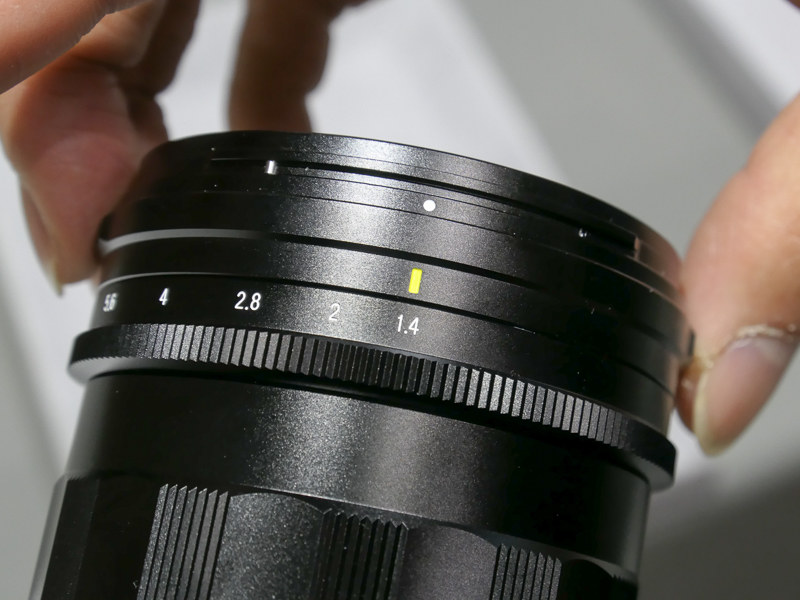 絞りクリックのオンオフ機構を搭載。よりよい操作方法を検討中だという。