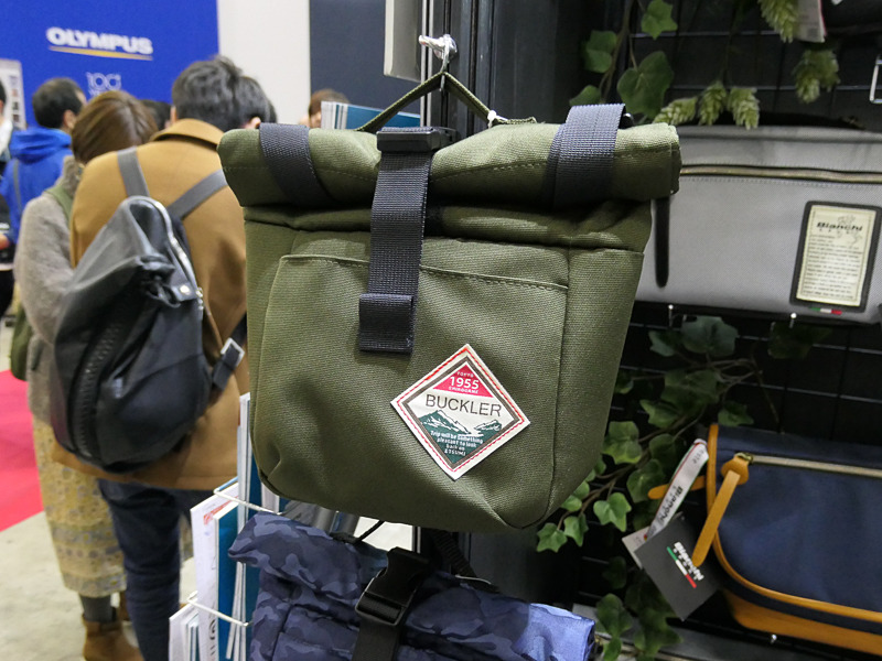 エツミ「バックラー ミラーレスバッグ」（税込4,644円）