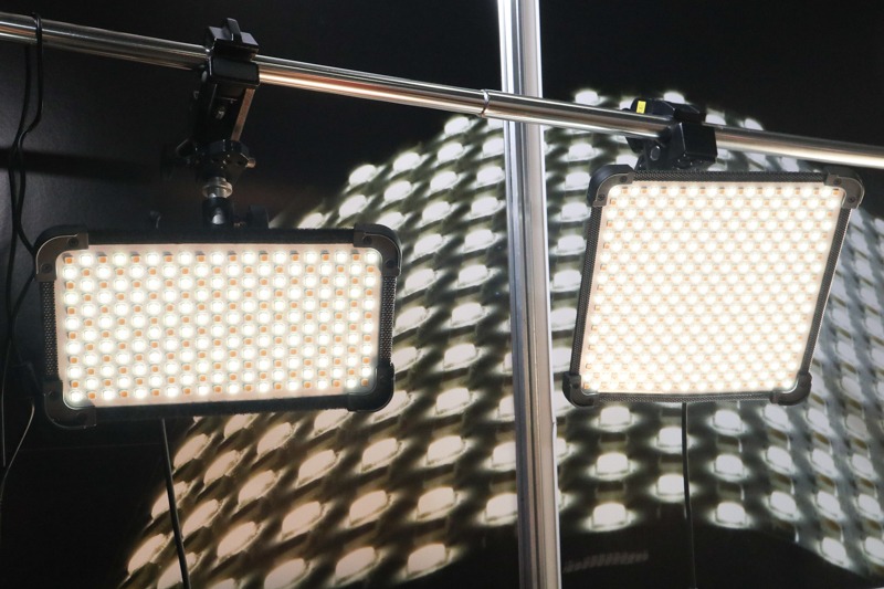 FL-B25（左）、FL-B50（右）