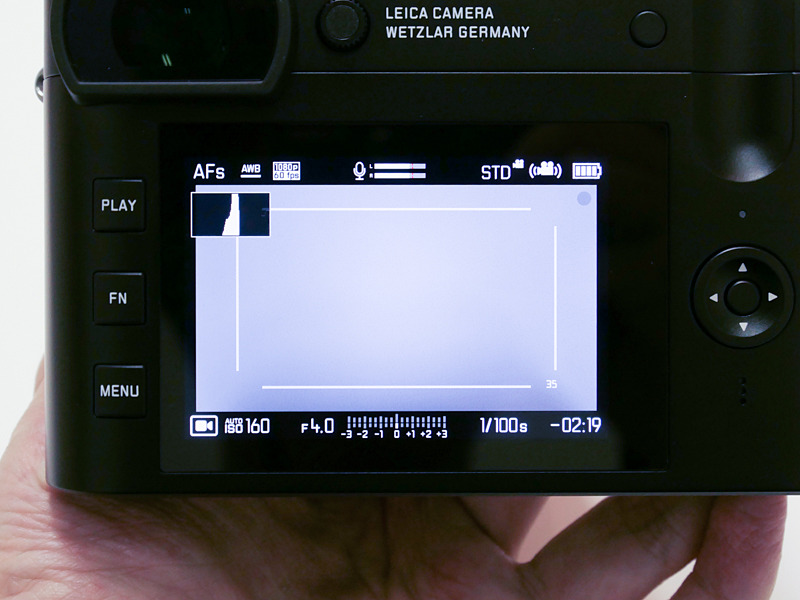 十字キー中央ボタンを押して動画モードに切り換えたところ。右下の残り撮影可能枚数は残り撮影可能時間になり、上部にマイクレベルも出現。