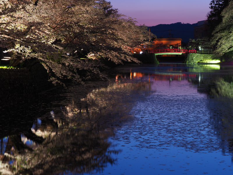 E-M1 Mark II / M.ZUIKO DIGITAL ED 40-150mm F2.8 PRO / 48mm（96mm相当） / 絞り優先AE（8秒・F8.0・-0.7EV） / ISO 200