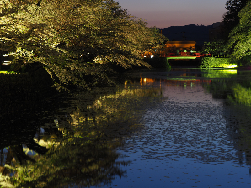 E-M1 Mark II / M.ZUIKO DIGITAL ED 40-150mm F2.8 PRO / 48mm（96mm相当） / 絞り優先AE（8秒・F8.0・-0.7EV） / ISO 200