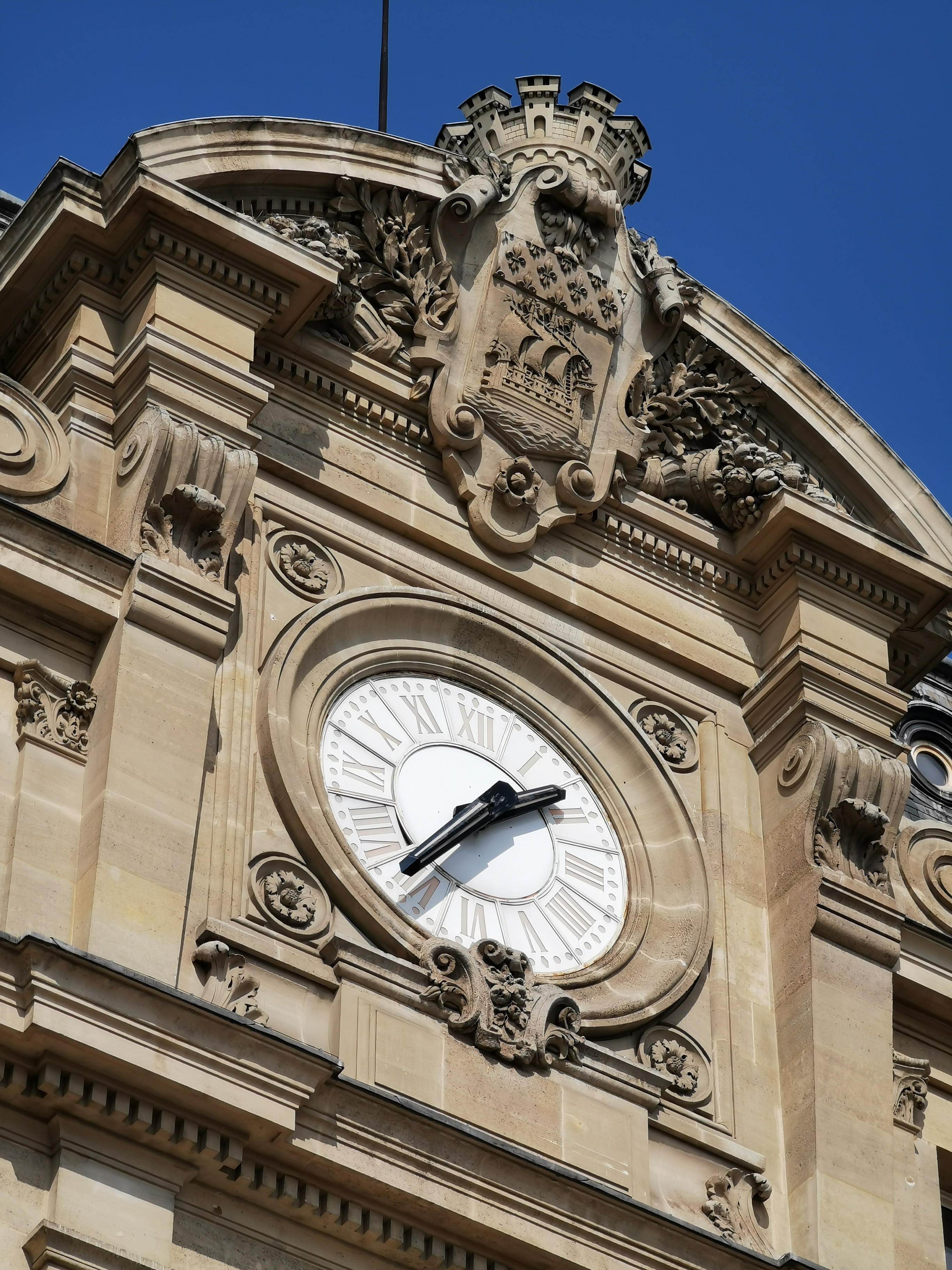 135mm相当、ISO 50。フルオート撮影。