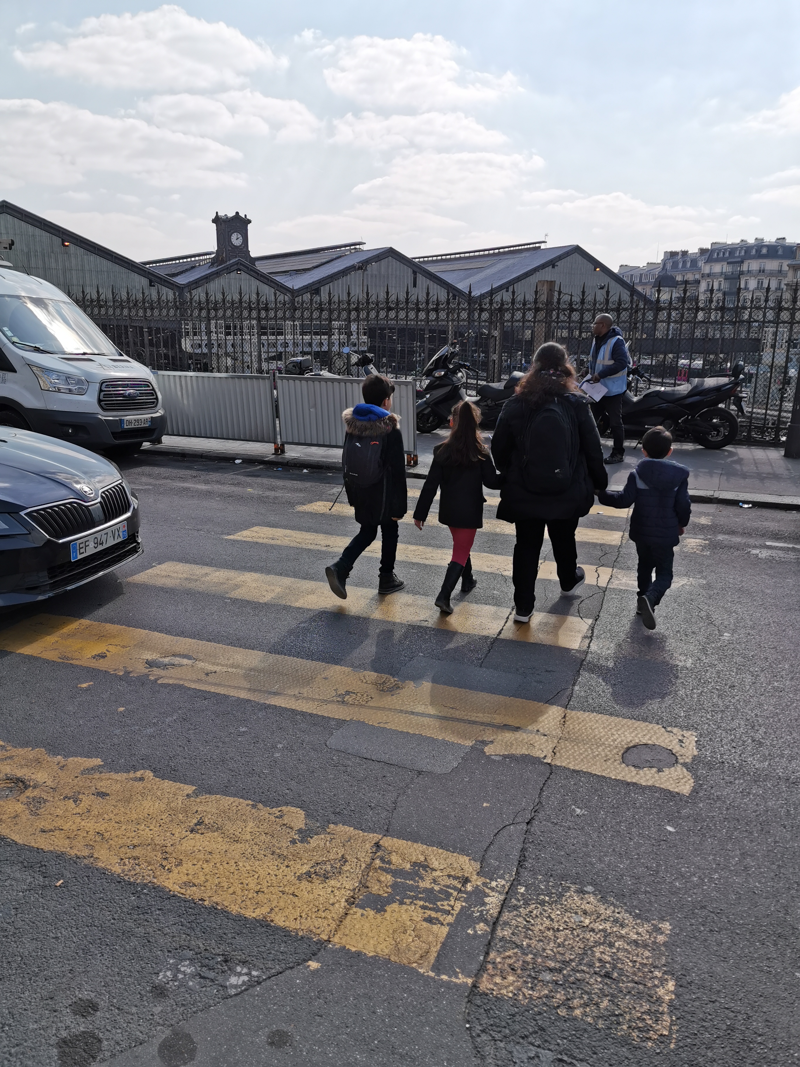 27mm相当、ISO50。フルオート撮影。