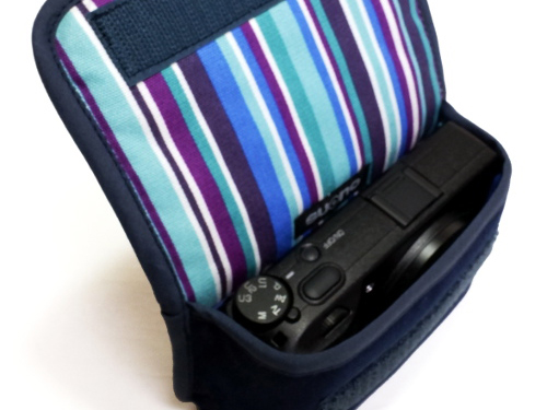 裏地部分（カラーはネイビー・アズーリ）